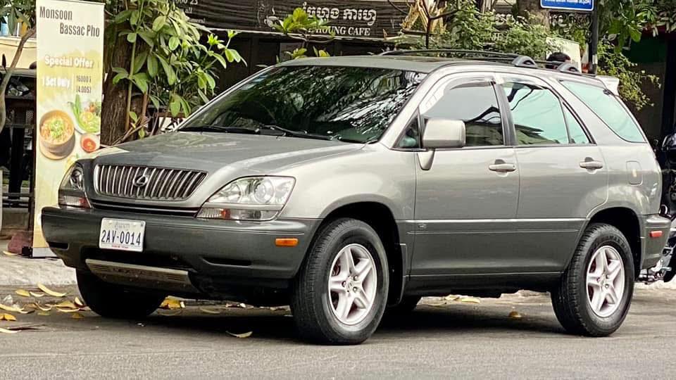 Silver Lexus RX SUV for private taxi and car service in Phnom Penh, Cambodia.