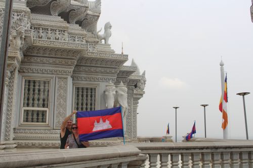Oudong temple, silver village and Wat Vipassana Buddhist Temple Tour
