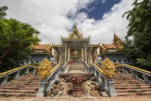 Ancient House, Banan temple & Phnom Sampau Tour