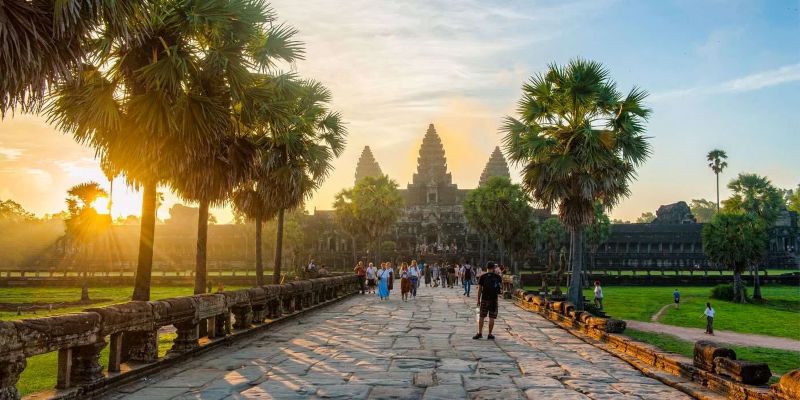 Sunrise at Angkor Wat & Angkor Thom​​ Tour