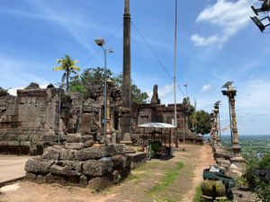 One-Day Kampong Chhnang Cultural & Floating Village Tour