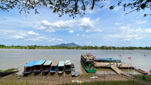 One-Day Kampong Chhnang Cultural & Floating Village Tour