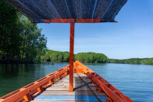 Lake & Cave Tour Near Vietnam Border