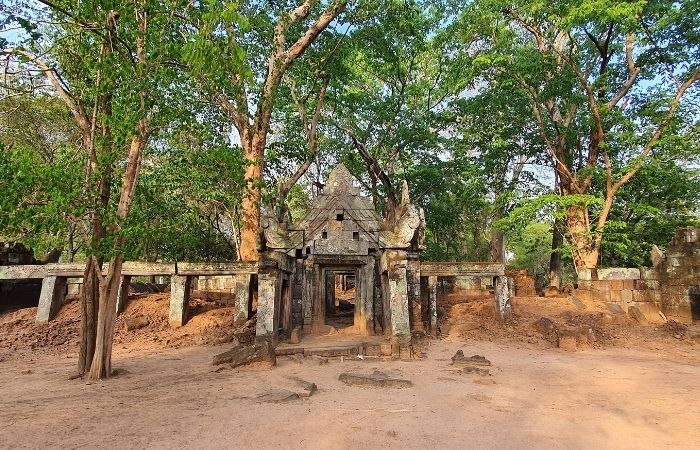Krachab temple attractions in Cambodia
