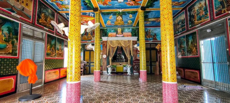 Wat Phnom Sambok attractions in Cambodia