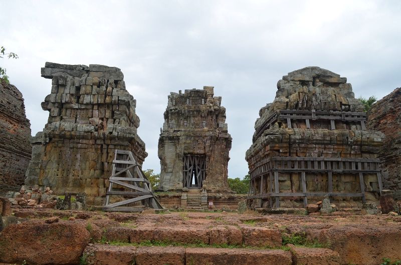 Prasat Phnom Krom temple attractions in Cambodia