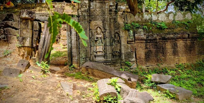 Preah Darei temple (Preah Khan Kampong Svay) attractions in Cambodia