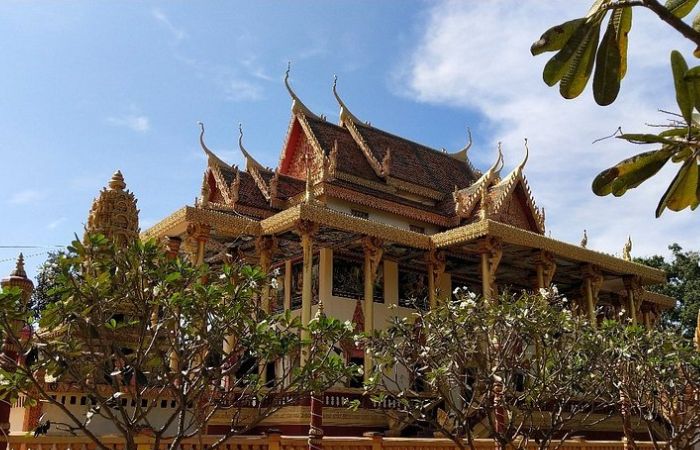 Wat Ek Phnom attractions in Cambodia