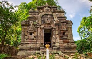 Taproom temple, Yeay Pov Temple and Tonle Bati Lake