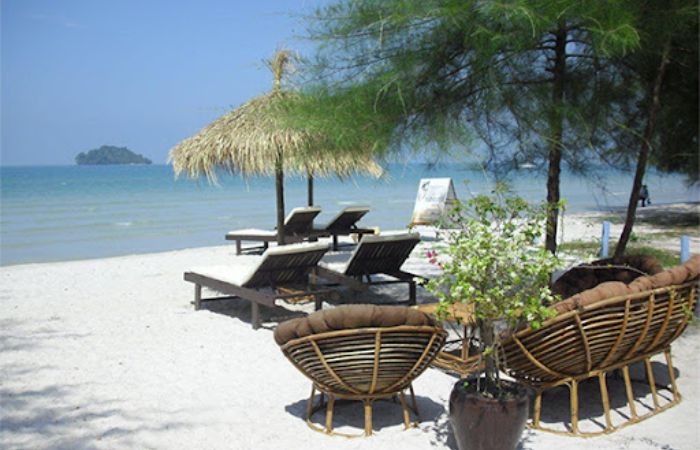 Deum Chrey beach attractions in Cambodia