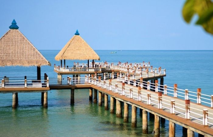 Independent beach attractions in Cambodia