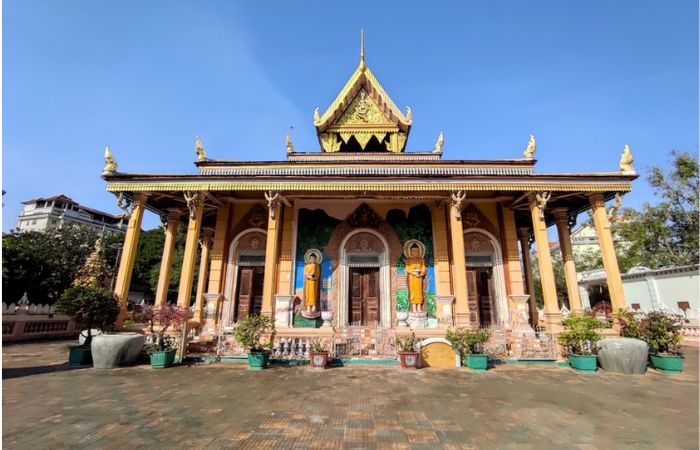 Wat Kandal attractions in Cambodia