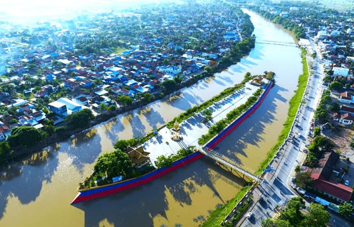 Koh Sampov meas Island attractions in Cambodia
