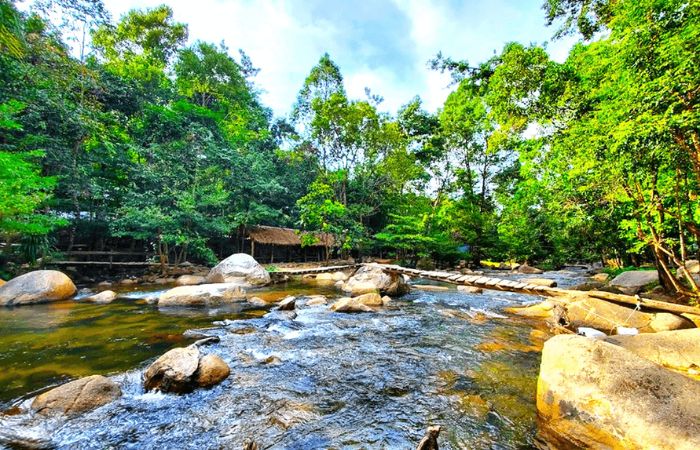 Chrok La eang waterfall attractions in Cambodia