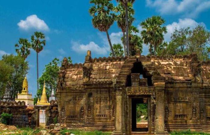 Prasat Slut Tey attractions in Cambodia