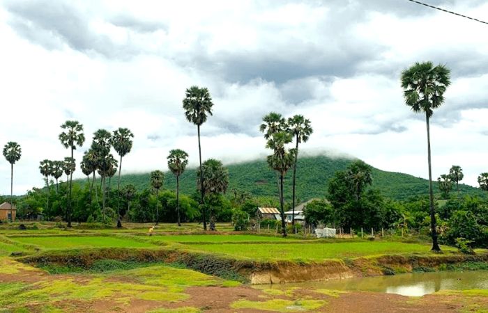 Phnom Krang Dey Meas attractions in Cambodia