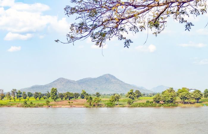 Phnom Neang Kangrei attractions in Cambodia