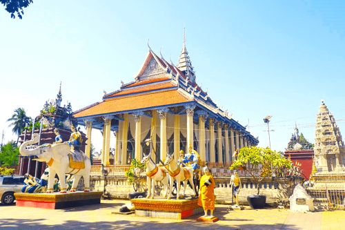 Wat Kandal, Wat Damrei Sar & Samrong Knong and Museum