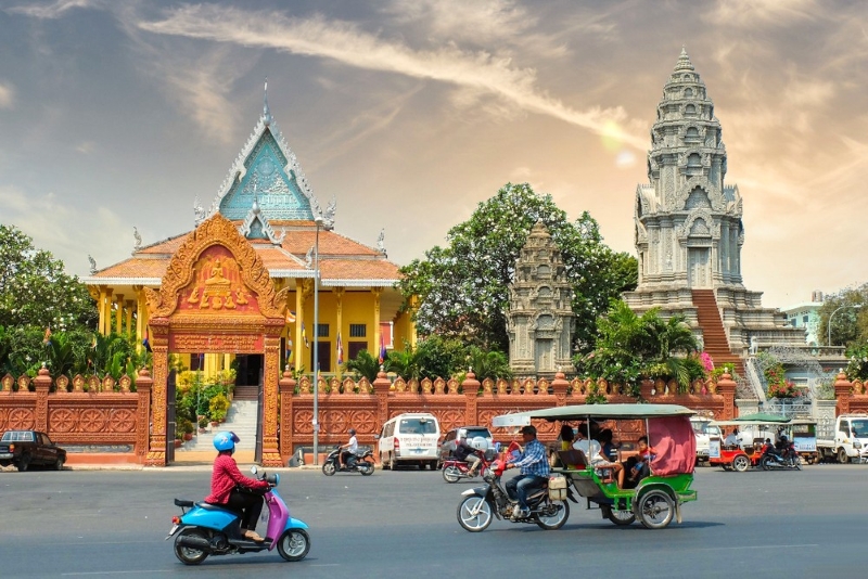 Wat Ounalom attractions in Cambodia