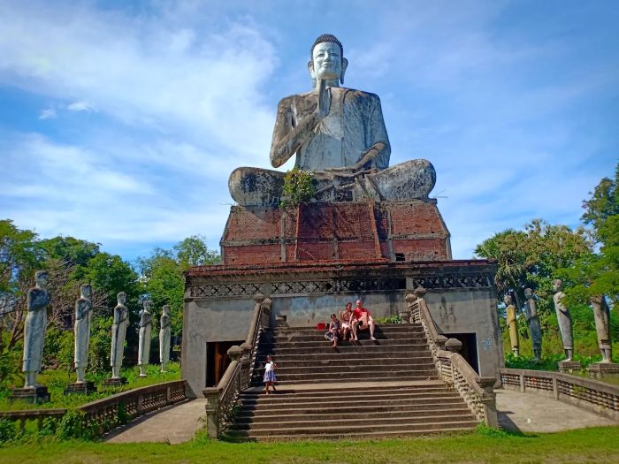 Ek Phnom Ancient temple, Rice Papper, Bamboo train sunset