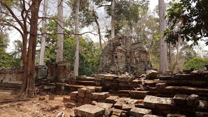 Small Circle and Sunset at Bakheng Mountain